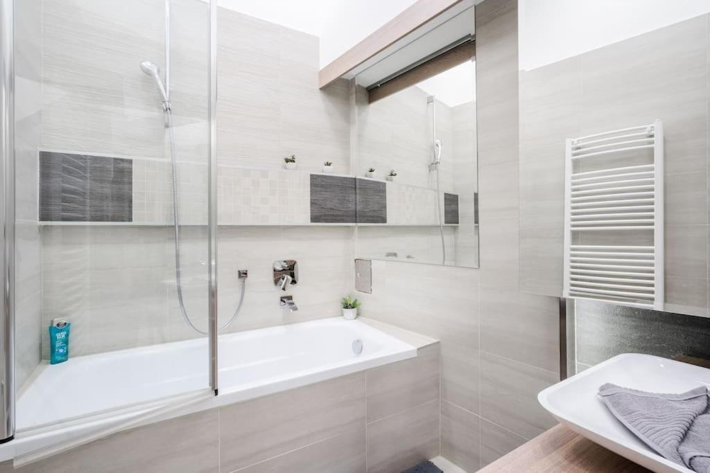 ブダペストSzalag Utca 6 Luxurious Flat Castle Districtアパートメント エクステリア 写真